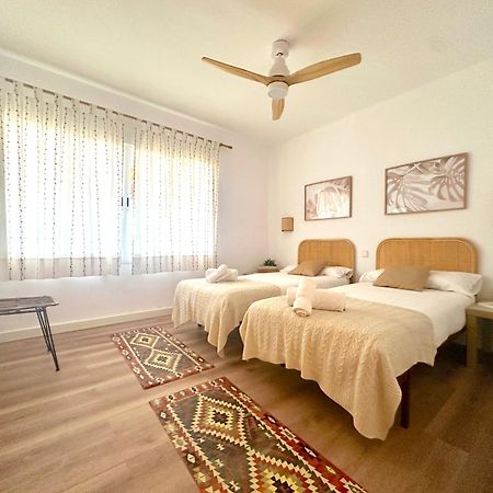 Villa Alboran Beachfront 9Pax Torre de Benagalbon Exterior foto