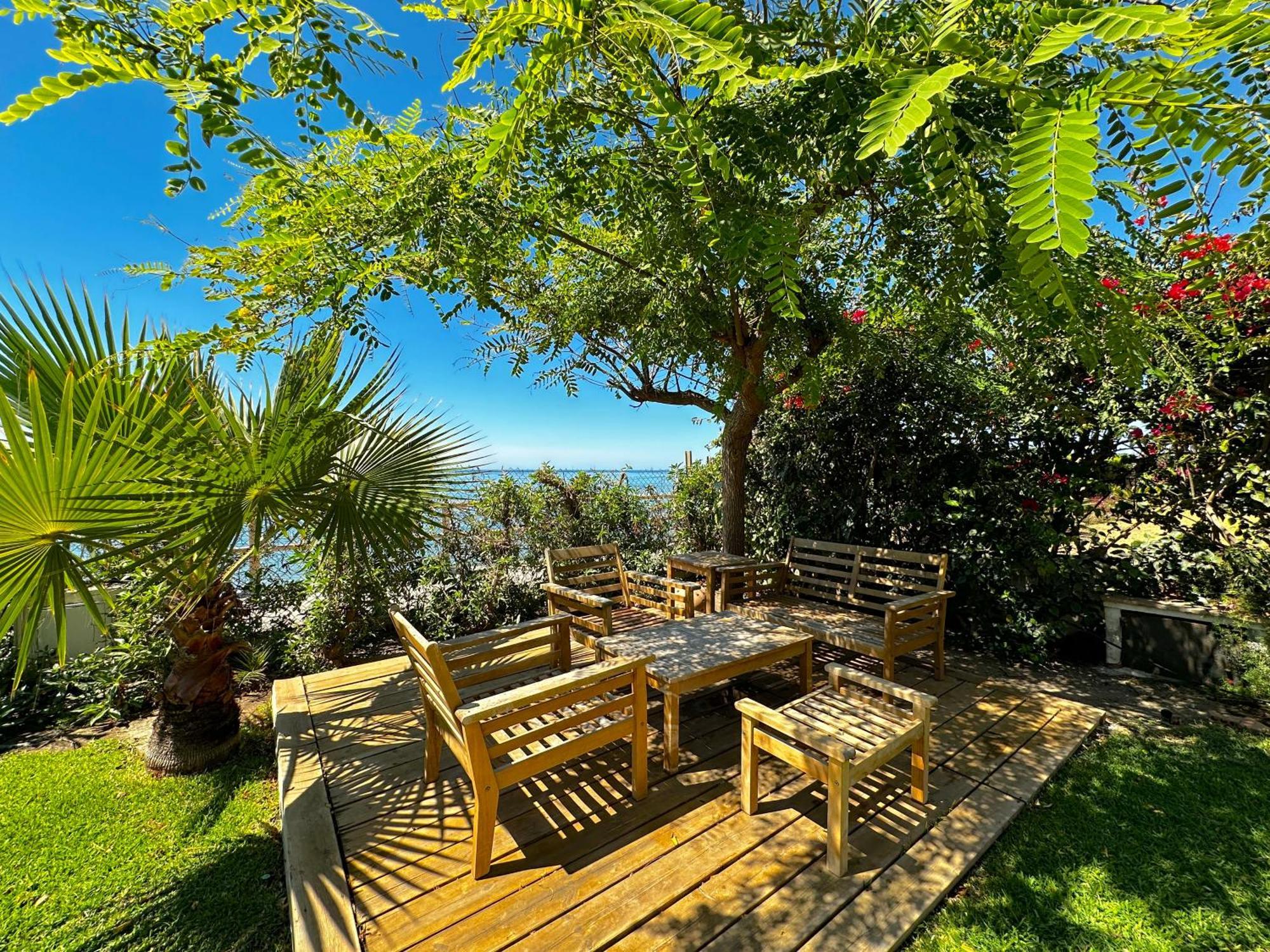 Villa Alboran Beachfront 9Pax Torre de Benagalbon Exterior foto