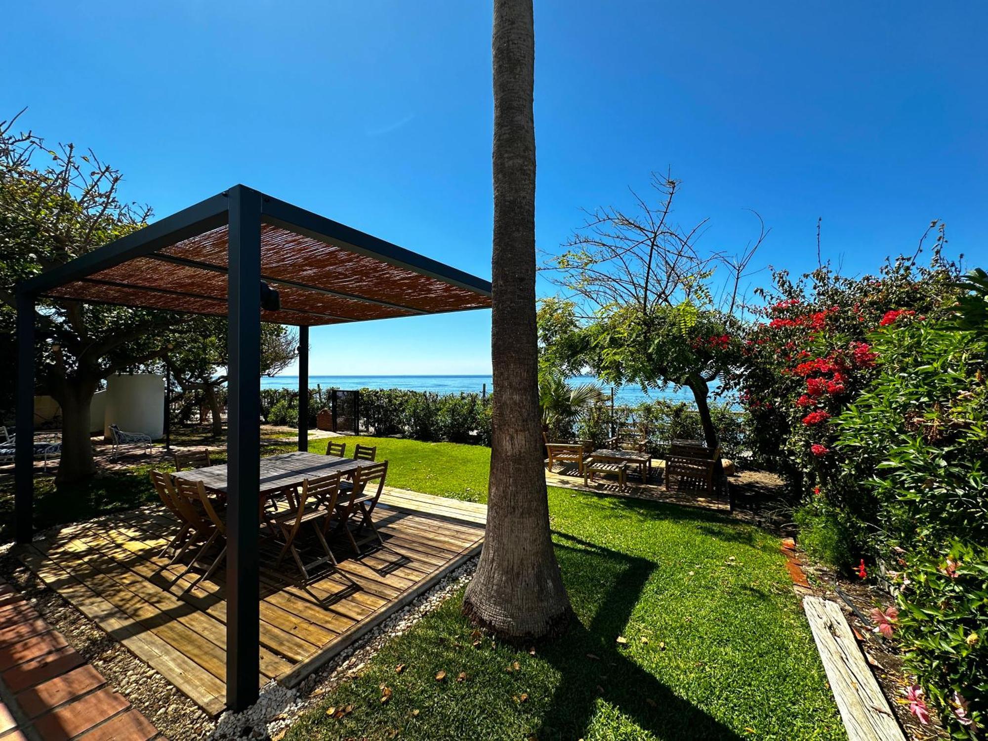 Villa Alboran Beachfront 9Pax Torre de Benagalbon Exterior foto